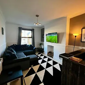 Apartment Spacious 2 Bed Flat In, Cardiff