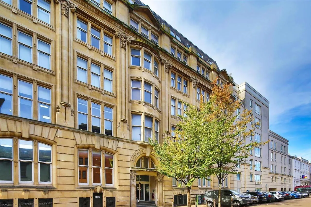 Luxury 2 Bedroom, And 2 Bathroom Apartment Cardiff
