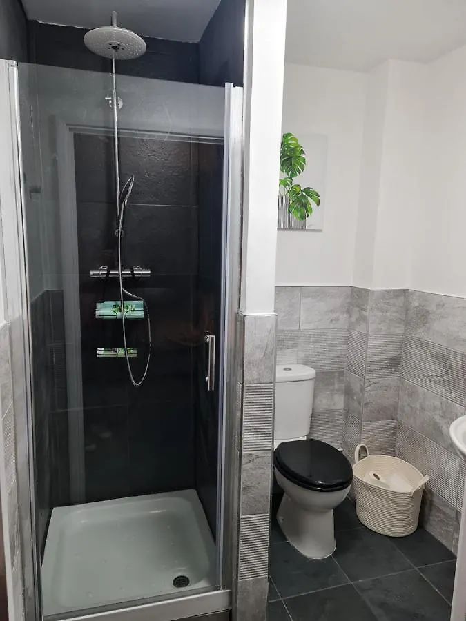 Luxury 2 Bedroom, And 2 Bathroom Apartment Cardiff